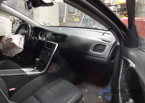 2012 Volvo S60 T5 z USA, uszkodzony, nr VIN YV1622FSXC2100280